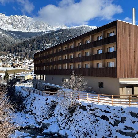Jufa Hotel Savognin Exterior photo
